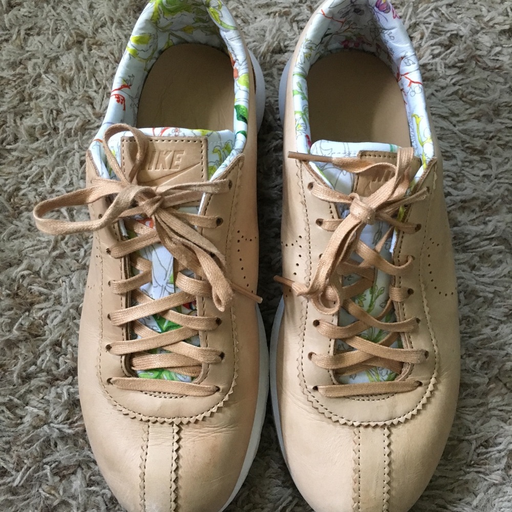 Women’s Nike Roshe Beige- Limited Edition!